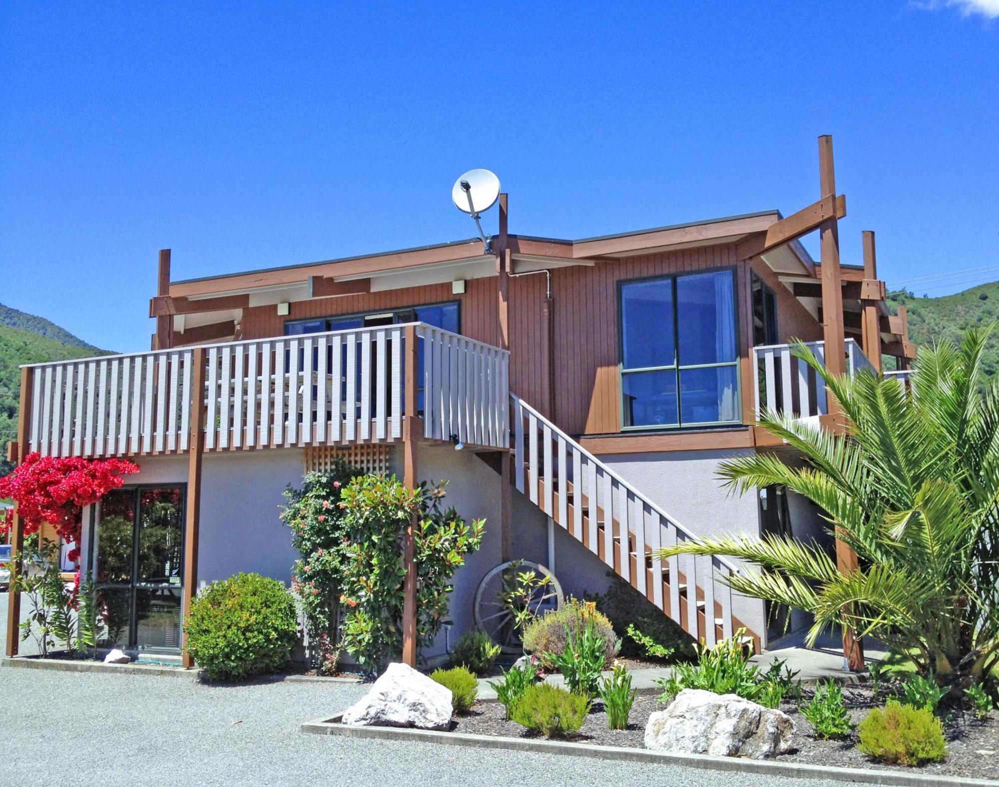 Picton Campervan Park ภายนอก รูปภาพ