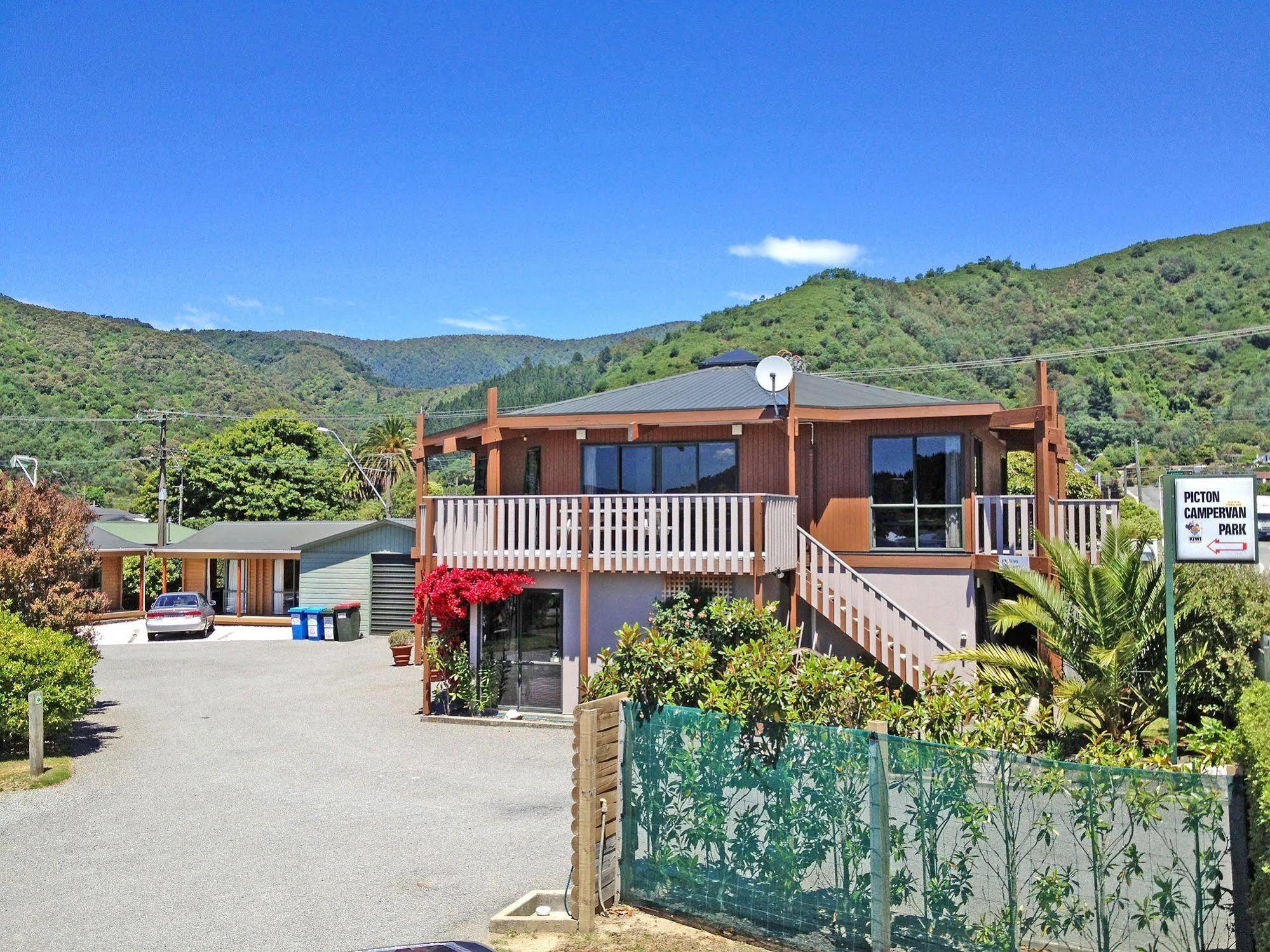 Picton Campervan Park ภายนอก รูปภาพ