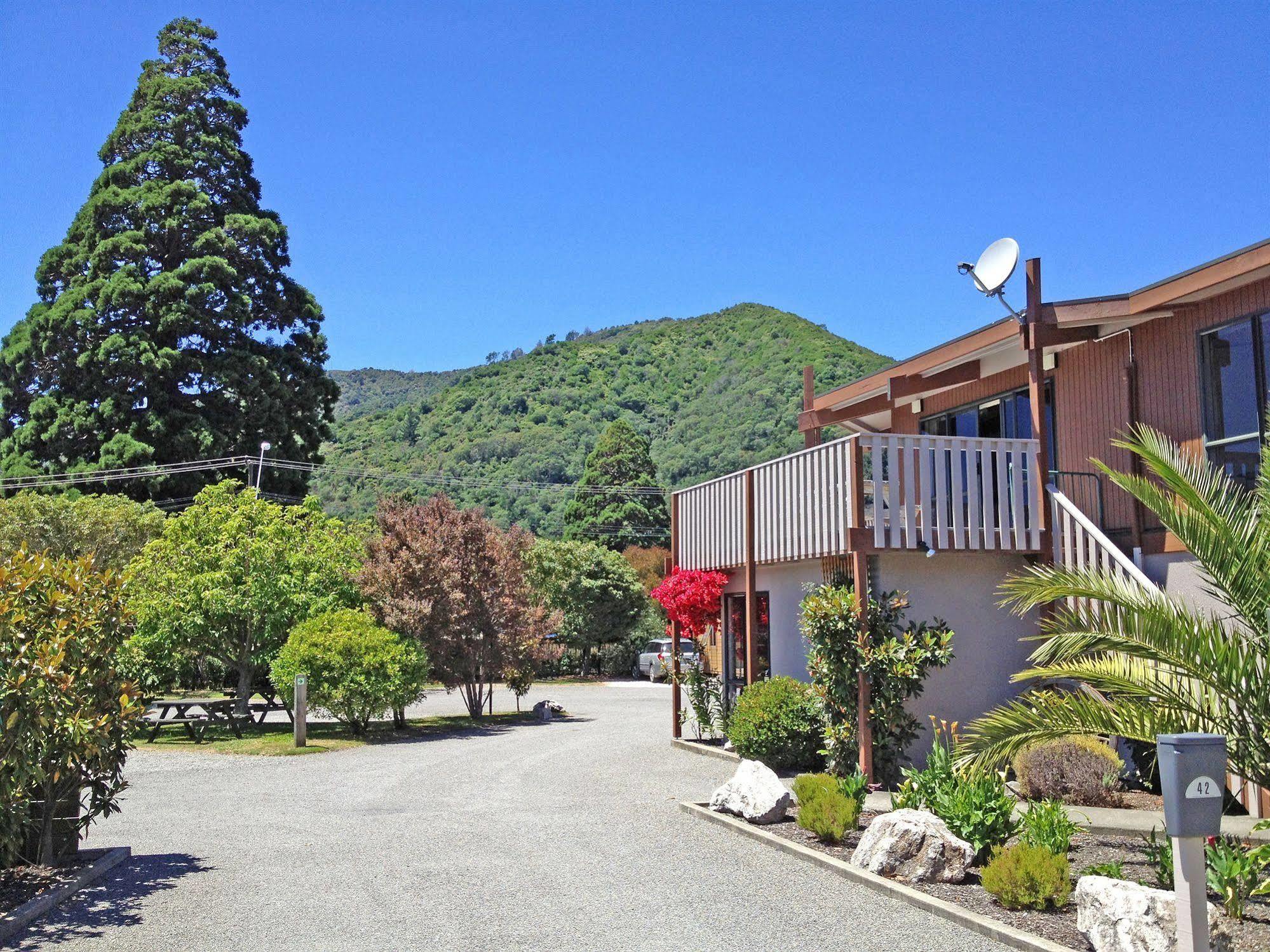 Picton Campervan Park ภายนอก รูปภาพ